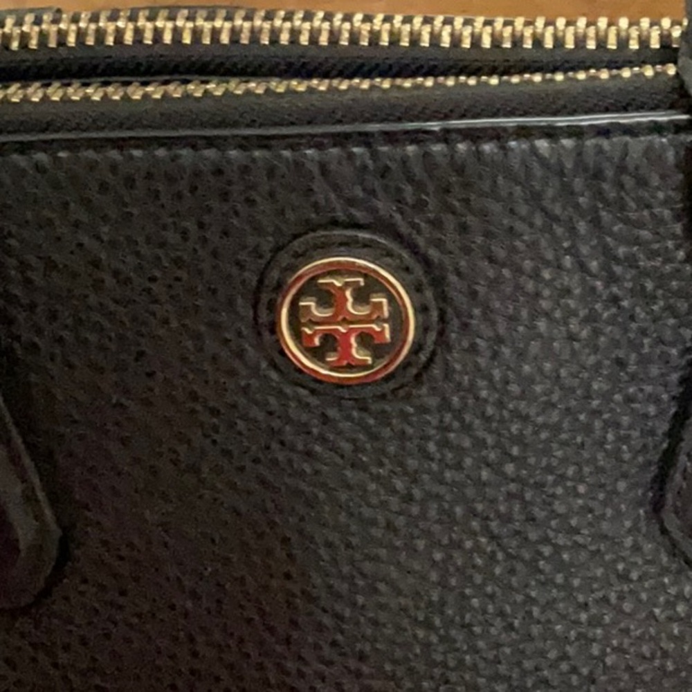 Tory Burch Robinson Double Zip Tote - Picture 7 of 9